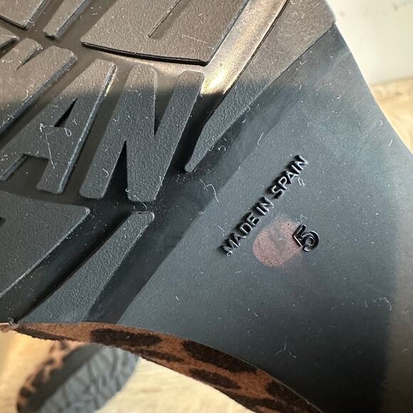 Stuart Weitzman Women's Leopard Print Lace Up Combat Heeled Boot 5 - Picture 11 of 13